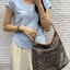 GOYARD BOHEME HOBO BAG / GOYARD HOBO กระเป๋าสะพายทรงโฮโบ ใบใหญ่จุใจ!! มาครบสีขายดี เลิศทุกสี รูปทรงคลาสสิค ดีไซน์เป็นเอกลักษณ์ วัสดุหนังแคนวาสพิมพ์ลายสวยคม ปากกระเป๋ามีซิปเปิด-ปิดกันของหล่นได้ ภายในโล่งกว้างมาก มาพร้อมสายคล้องในตัว ทนทาน สะพายสวยๆได้ทุกวั