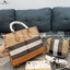 BURBERRY TOTE VINTAGE BAG / Burberry Crossbody Bag กระเป๋าสะพายทรงโท้ทลายวินเทจ สวยคลาสสิก จุของได้เยอะมาก มาพร้อมใบเล็ก รุ่น unisex ใช้ได้ทั้งชาย/หญิง โทนสีใช้งานง่าย หลายโอกาส วัสดุหนังและ Canvas อย่างดี สวยอยู่ทรง ภายในโล่งกว้าง ไอเท็มแนะนำ Must Have! 