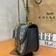 COACH ALIE SADDLE BAG IN SIGNATURE JACQUARD (C4694//C3464) New item!! กระเป๋าสะพายทรง saddle ดีไซน์วินเทจย้อนยุค แฝงความหรูในตัวด้วยอะไหล่สีทองเหลือง โดดเด่นไม่ซ้ำใครแน่นอน วัสดุผ้า jacquard สลับหนังแท้ ภายในเป็นช่องโล่ง มาพร้อมสายสะพายครอสบอดี้ ที่สามารถ