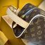 LV Trousse Toilette Locker Dopp Kit / LV Clutch Bag 22cm กระเป๋าถือทรงพอชหรือคลัช แบบคลาสสิกสวยงามเป็นเอกลักษณ์ มีหูหิ้วพกพาสะดวก เกรดออริ