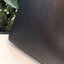 COACH MARKET TOTE กระเป๋าถือใบใหญ่ทรง TOTE ทรงกระเป๋าสวยหรู กระเป๋าใบใหญ่ใส่ของได้เยอะ Tote bag อีกหนึ่งรุ่นฮิต ให้พื้นที่จุของกว้างขวาง เชื่อว่าต้องเคยผ่านตาสาว ๆ มาก่อนแน่นอนค่ะ เพราะเป็นกระเป๋าที่ใช้งานง่าย สะพายไหล่ไปได้ทุกที่ ทุกโอกาส ด้วยขนาดของกระเ