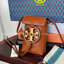 ของแท้ 💯% TORY BURCH MILLER METAL PHONE CROSSBODY อีกหนึ่งกระเป๋าใส่มือถือรุ่นฮิตที่เชื่อว่าหลาย ๆ คนต้องเคยเห็นผ่าน ๆ ตามาอย่างแน่นอน