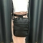 CALVIN KLEIN JEANS CROSSBODY BAG กระเป๋าสะพายจาก Calvin Klein Jeans วัสดุหนังpuคุณภาพดีเนื้อนิ่ม น้ำหนักเบา กันน้ำ ด้านหน้ามีปั้มโลโก้ เปิดปิดด้วยซิปสะดวกใช้ หัวซิปแบรนด์ ด้านหน้ามีช่องโล่งไว้ใส่ของหยิบใช่สะดวก ภายในมีโลโก้เเละช่องโล่ง ใส่กระเป๋าสตางค์ใบย