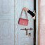 LOEWE CROSSBODYBAG VIP GIFT WITH PURCHASE (GWP) กระเป๋าสะพายพรีเมี่ยมกิ๊ฟ Limited Edition จากน้ำหอม LOEWE DUTY FREE วัสดุหนังแท้ Calf Leather หนังเรียบสวยอยู่ทรงดีไซน์สุดคลาสสิค เปิดปิดด้วยฝาปิดโลโก้แบรนด์อะไหล่ทองหรู ภายในมีช่องแบ่งหลายช่องแยกเป็นสัดส่วน