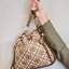 TORY BURCH T MONOGRAM JACQUARD BELL BAG คอลเลคชั่นใหม่ กับกระเป๋าลายโมโนแกรมยอดฮิต ที่มาในรูปทรงดีไซน์สวยเก๋ ชิคๆคูลๆ รับรองว่าไม่มีเกร่อ ตัวกระเป๋าทรงเหลี่ยม รูปเก็บทรงได้ในส่วนของปากกระเป๋า หรือไม่รูด ก็ได้ความสวยไปอีกแบบ วัสดุผ้า jacquard ตัดสลับหนังแท