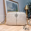 TORY BURCH MCGRAW CAMERA BAG ใหม่จากคอลเลคชั่นสุดคลาสสิค กับกระเป๋าสะพายข้าง ทรงกล่องไซส์กะทัดรัด น้ำหนักเบา ใช้งานง่ายด้วยซิปรูดเปิดปิด แมทช์ได้กับทุกสไตล์การแต่งตัว