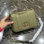 Tory Burch Our Kira shoulder bag with beveled turn-lock hardware พร้อมเสิร์ฟสีคลาสสิค กระเป๋าถือ/สะพาย ทรงสวย สะพายคล่องตัว ดีไซน์เส้นคมสวยหรู สัมผัสดีงาม นิ่มมือ เปิด-ปิดด้วยอะไหล่บิดล็อค ภายในเป็นช่องโล่ง สะพายไปไหนก็สะดวก แนะนำสวยก่อนใครได้ที่นี่ จัดไป