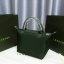 Longchamp Size S สินค้าใหม่ ของแท้!! เป็นล็อตผลิตเกินออเดอร์จากโรงงาน มาพร้อมการ์ด/ถุงผ้าแบรนด์/ถุงกระดาษแบรนด์ Size S: 25 x H. 23 x 16 cm. Color: Moss Green 794