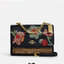 COACH C9230 KLARE CROSSBODY IN SIGNATURE CANVAS WITH FLORAL EMBROIDERY น้องใหม่คอลล่าสุด กับกระเป๋าสะพายข้าง โทนสีละมุนลูกคุณหนู ดีไซน์ปักดอกไม้เพิ่มลูกเล่น ให้ดูแพง วัสดุผนังแคนวาสสลับหนังแท้ สายสะพายโซ่สลับหนัง สะพายยังไงก็ขับผิว เปิด-ปิดด้วยกระดุมแม่เห
