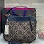 Tory burch t monogram jacquard drawstring hobo กระเป๋าถือและสะพายข้างทำจากผ้าใบ jacquard ตัดด้วยหนังแท้ อีกหนึ่งคอลเลคชั่นจาก T monogrameที่ออกแบบมาในรูปทรงกระเป๋า hobo ทรงสวย มีสไตล์เป็นทรงที่สาวๆนิยมใช้