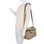 Loewe Puzzle Bag In Classic กระเป๋าทรง Puzzle นี้ออกแบบโดย Jonathan Anderson โดยได้รับแรงบันดาลใจในการออกแบบมาจากรูปทรงของลูกรักบี้ ดังนั้น จึงจะเห็นได้ว่าการตัดเย็บและรูปทรงของกระเป๋านั้นคล้ายคลึงกับลูกรักบี้ รูปทรงดูมินิมอลไม่ทิ้งคอนเซ็ปต์ของแบรนด์ สามา