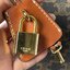 VIP 】CELINE BOSTON BAG IN TRIOMPHE CANVAS AND TAN ลวดลาย Triomphe Canvas Collection เป็นที่นิยมตลอดกาล มาในรูปแบบกระเป๋าทรงหมอนที่ได้รับความนิยมแบบทุกยุคทุกสมัย ซึ่งเป็นรูปทรงที่มีความคลาสสิก ดูดีแบบไม่มีตกยุค มาพร้อมขนาดที่ง่ายต่อการพกพา จัดเก็บหรือหยิบข