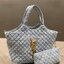 YSL icare maxi shopping Denim bag / YSL tote denim bag กระเป๋าไซส์ใหญ่ พร้อมใบเล็ก วัสดุเดนิมเย็บลายตาข่าย (Quilted Bag) ดีไซน์คล้ายตะกร้าช็อปปิ้ง โฉบเฉี่ยวกว่าหลายระดับด้วยการประดับฮาร์ดแวร์ทองเหลืองในตัวอักษร YSL สะดุดตา มอบสไตล์เรียบง่ายแต่คลาสสิกให้สา