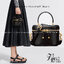 Small Dior CD Signature Vanity Case / Dior vanity 16cm กระเป๋าทรงกล่องใบเล็กกะทัดรัด ดีไซน์สวยโดดเด่น มีหูจับในตัว ภายในเป็นช่องโล่งสำหรับจัดเก็บสิ่งของเล็กน้อย เป็นอีกหนึ่งไอเท็มที่ไม่อยากให้พลาดเลยน้า