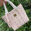 M.C.M Toni Visetos Mini กระเป๋าช็อปเปอร์ขนาดกะทัดรัดที่มาพร้อมความหลากหลาย ทำจากผ้าใบเคลือบผิวลาย Visetos อันเป็นเอกลักษณ์ของเราพร้อมประดับตกแต่งหนังแบบนุ่ม กระเป๋าช็อปเปอร์ Toni โดดเด่นด้วยรูปทรงเรขาคณิตและประโยชน์ใช้สอยที่หลากหลาย ซิปปิดด้านบนช่วย