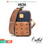 M.C.M MINI TECH CROSSBODY IN COLORBLOCK ใหม่ล่าสุด!! คอลเลคชั่นสุดปังสำหรับหนุ่มๆ กระเป๋าสะพายข้าง ตอบโจทย์หนุ่มๆไลฟ์สไตล์สปอร์ตแมน ให้หนุ่มๆพกพาไปไหนๆได้สะดวก คล่องตัว วัสดุหนัง crossgrain สลับหนังแคนวาส ดีไซน์ช่องหลักหนึ่งช่อง ซิปย่อยหนึ่งช่อง แบ่งสัดส่