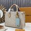 TOP ORI หนังแท้ | LV OnTheGo PM bag Azure Blue/Sand Beige กระเป๋าสะพายทรงโท้ท ในคอลเลกชัน LV Romance หนังแท้หรูหราประดับชาร์มแท็กกระเป๋าเดินทางมีชีวิตชีวา