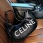 CELINE SHOULDER BAG VIP GIFT WITH PURCHASE (GWP) พรีเมี่ยมกิ๊ฟ Limited Edition จาก CELINE HAUTEPARFUME DUTYFREE COUNTER ดีไซน์ยอดนิยมหนังนิ่มสวยอยู่ทรงเปิดปิดด้วยซิปอะไหล่เงิน ภายในโล่งกว้างมีช่องเล็กสามารถใส่มือถือกระเป๋าสตางค์ใบยาวของใช้ได้จุ หูหิ้วหนัง