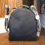 kate spade (spades) Back pack กระเป๋าเป้สะพายหลัง วัสดุหนังpu อยู่ทรง น้ำหนักเบา ใส่ของได้เยอะ ขนาดกำลังดีไม่ใหญ่จนเกินไป ภายในซับด้วยผ้าลายแบรนด์ มีสายสั้นสำหรับถือ สายสะพายยาวปรับได้ 5 ระดับ