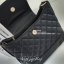 CHANEL VIP GIFT SHOULDER BAG รุ่น Limitedจากงาน VIP GIFT(GWP) ของแท้100% วัสดุหนังคาเวียร์เต็มใบ เปิดปิดด้วยซิปอะไหล่ทอง ด้านในใส่ของได้เยอะ มาพร้อมสายสะพาย2สายแบบ ทั้งสายโซ่สลับหนังและสายกนังคาเวียร์ ถนอมไหล่ ถอดออกได้ สวยหรูในราคาที่เอื้อมถึง ห้ามพลาดนะ