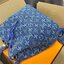 Louis Vuitton Blue Monogram / LV Denim Bucket Bag กระเป๋าทรงบัคเก็ต แบบมีหูรูดทำมาจากหนังแคนวาสโมโนแกรม ที่มีขอบหนังตัดกัน ที่จับหนังที่พกพาสะดวก พร้อมสายสะพาย 2 เส้น สายสปอร์ต และสายหนัง พร้อมส่งที่ไทย