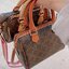 CELINE MINI CROSSBODY BAG VIP วัสดุ Triomphe Canvas สวยอยู่ทรงดีไซน์ยอดนิยมทรง Speedy ไม่มีเอ้าท์ค่ะ เปิดปิดด้วยซิปแบรนด์อะไหล่ทอง ใส่กระเป๋าสตางค์ มือถือ ของจุกจิกได้เยอะ หูจับแข็งแรงพับลงได้ พร้อมสายหนังยาวปรับระดับได้ถอดได้ อะไหล่แบรนด์สีทองหรูมีโลโก้ 