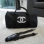 Best Seller ♡♡💃💃 กับทรง travel & fitness bag กับ Chanel VIP Gift Bag Travel Bag Gym Duffel Weekend จากงานพรีเมี่ยมกิ้ฟแบรนด์หรูอย่าง Chanel ของแท้100% ตัวกระเป๋าเป็นผ้า Oxford หนาอย่างดี สกรีนโลโก้แบรนด์ตัดสีขาว เปิดปิดด้วยซิ