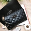 Chanel Cosmetic Clutch Key Chain Best seller! VIP. GIFT ของแท้จาก Chanel Cosmetic Counter VIP Gift หนังนิ่มลายตารางสีดำ ประดับโลโก้แบรนด์ ด้านหน้า เปิดปิดด้วยซิป หัวซิปแบรนด์อะไหล่ทอง พร้อมสายโซ่สำหรับห้อยพวงกุญเเจ ใส่มือถือได้ทุกรุ่นค่ะ สายคล้องกุญเเจ สา