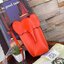Loewe Leather Elephant Phone Holder แบรนด์หรูจากประเทศสเปนอย่าง โลเอเว่ (LOEWE) หลายๆคนคงนึกถึงกระเป๋ารูปทรงช้างขนาดเล็ก ที่เป็นเหมือนหนึ่งในซิกเนเจอร์ของแบรนด์ มีทั้งแบบสะพายข้าง แบบถือ รวมไปถึงในแบบเครื่องหนังชิ้นเล็กอย่างกระเป๋าใส่มือถือรุ่นนี้ ผลิตจาก