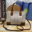 Tory burch ella multi stitch canvas micro tote กระเป๋าใบนี้บอกเลยว่าสไตล์เก๋และแปลกตาเลยทีเดียว กระเป๋าทรงสี่เหลี่ยมขนาดมินิ มีสายเล็กๆ สำหรับสะพายข้าง ลวดลายและสีสันบนกระเป๋ามีเอกลักษณ์ความเป็นวินเทจแบบทอรี่โดยเฉพาะ เป็นอีกหนึ่งแอ็กเซสเซอรี่ที่ทางแบรนด์ร