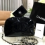 SET2pcs Chanel Cosmetic Cluth Bag With Chain (GWP) กระเป๋าถือหรือสะพาย VIP. gift แท้จาก Chanel Cosmetic Counter วัสดุหนังแก้วสีดำ ตัดโลโก้แบรนด์ขนวูฟสีดำ สวยหรู น้ำหนักเบา เปิดปิดด้วยซิปรอบสะดวก หัวซิปแบรนด์ ใส่ wallet ยาว, เครื่องสำอาง ของใช้จุกจิกได้เยอ