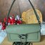 COACH TABBY SHOULDER BAG 26 ((73995)) พัฒนามากจากกระเป๋า Coach รุ่นดังยุค 1970 ทำจากผ้า Canvas เคลือบลายซิกเนเจอร์ หนังลายกรวดและหนังกลับ ด้วยวัสดุคลาสสิค มากับสายที่ถอดได้ถึง 2 สาย ไม่ว่าจะเป็นสายหิ้วหรือสายสะพาย หนังลายกรวดและหนังลูกวัวแบบเนื้อละเอียด แ