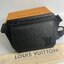 LV Takeoff Sling Bag Black grained leather / LV Belt Bag กระเป๋าสะพาย/คาดอก หนังแท้ ดีไซส์ร่วมสมัย สีดำสุดคลาสสิก สง่างามตลอดกาล มีไว้ไม่มีเอาท์ ท่านชายควรมีมากค่ะ เกรดท็อป ออริ เทียบแท้ 1:1 เกรดดีสุด