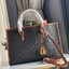 Celine Horizontal Cabas In Triomphe Canvas / Celine tote bag สายชอบพกของเยอะ ต้องหยิบของในกระเป๋าบ่อย รุ่นนี้ก็เป็นอีกตัวเลือกที่น่าสนใจค่ะ เพราะนอกจากจะจุของได้เยอะแล้วดีไซน์ยังเรียบสวยมีกลิ่นอายความวินเทจ อีกทั้งขนาดกระเป๋าใหญ่กำลังดีไม่เกะกะ เคลื่อนไหว