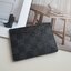 งานหรูเว่อวัง LOUIS VUITTON CARD HOLDER (GWP) 💳 ที่ใส่บัตร จากพรีเมี่ยมกิ้ฟแบรนด์หรู ดีไซน์สวยเก๋ หนังแท้ลายสวยเป็นเอกลักษณ์ ขนาดกำลังดี ใส่บัตรอย่างน้อย 7 ใบ พกพาสะดวก จะซื้อไว้ใส่บัตรใบหรู หรือซื้อให้เป็นของขวัญ ก็ควรค่าที่สุดคะ ห้ามพลาดนะคะ &#x