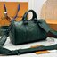 TOP ORI หนังแท้ | LV Keepall Bandoulière 25 กระเป๋าสะพายทรงหมอนสุดไอคอนิก หนังแท้ Taurillon ลายเกรน ฉลุลายโมโนแกรมสวยหรูคลาสสิก โทนสีหรูหราเข้ากันอย่างลงตัว