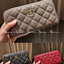 VIP 】กระเป๋าสตางค์ใบยาวรุ่นซิปรอบ สวยรับทรัพย์จาก Chanel วัสดุหนังลายคาร์เวีย ใช้แล้วขับผิวสุดๆ เปิด-ปิดด้วยซิปรูดรอบใบ ใช้งานง่าย ภายในกระเป๋ามีช่องใส่บัตรได้ ใส่ธนบัตรหรือเหรียญได้ มีช่องซิปแยกอีกหนึ่งช่อง ดีไซน์เรียบหรูแบบนี้ สาวๆห้ามพลาดกันน้า!! ซื้อใ