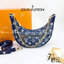 LV Loop Navy Blue Denim Jacquard textile lining / LOUIS VUITTON MONOGRAM LOOP BAG กระเป๋าทรง half-moon Loop พร้อมส่งกระเป๋าทรง half-moon Loop ที่รังสรรค์ออกมาได้สวย เก๋ และดูดีมากๆ ใบจริงสวย น่าใช้มากๆ ได้กับทุกๆวัน ตลอดวันเลยจริงๆ สินค้าเข้าใหม่ แนะนำ ห้