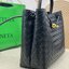 BOTTEGA Medium Andiamo embellished intrecciato leather tote 32cm กระเป๋าสะพายดีไซส์สานเป็นเอกลักษณ์ หนัง nappa นิ่มสวยงาม