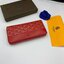 VIP GIFT 】GOYARD round zipper Matignon Long Wallet กระเป๋าสตางค์ซิปรอบใบยาว พร้อมส่ง 6 สี เหมาะกับการใช้งานทุกรูปแบบ นอกจากเพิ่มความมั่นใจแล้ว ยังทำให้ชีวิตของเราง่ายขึ้นอีกด้วย โดยการเปิดปิดแบบซิปรอบ สามารถใส่ธนบัตร เหรียญ บัตรต่างๆได้หลายใบเลยทีเดียว ขน