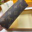 หนังแท้ LOUIS VUITTON COSMETIC POUCH Monogram พร้อมส่งที่ไทย กระเป๋าใส่เครื่องสำอางขนาดกะทัดรัดนี้ในผ้าใบ Monogram สามารถใส่ลงในกระเป๋าถือหรือกระเป๋าเดินทางได้อย่างง่ายดาย รูปร่างกลมและฐานแบนช่วยให้เข้าถึงผลิตภัณฑ์ขนาดเล็กได้