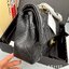 CHANEL Classic Bag 25cm สวยตัวแม่ต้องมี กระเป๋าสะพายข้างสีดำหนังเรียบ รูปทรงคลาสสิค หรูหรา เปิด-ปิดกระเป๋าด้วยตัวบิดล็อค
