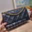 TORY BURCH FLEMING SOFT CONVERTIBLE SHOULDER BAG รุ่นหายาก กับดีไซน์ใหม่ล่าสุด มาพร้อมเสิร์ฟความสวยถึงบ้านไปเลย กับกระเป๋าสะพายไหล่ขนาดกำลังสวย หนังแท้นิ่มเต็มใบ สัมผัสสบายมือ