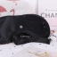 CHANEL SLEEPING EYE Beauty Travel Spa Sleep MASK สินค้าเป็นของแท้ ใหม่จากแบรนด์ ที่ปิดตาจากChanel VIP Gift แท้ 100% ทำจากผ้าผิวลื่น ด้านหน้ามีโลโก้ชาแนล ตัวสายเลื่อนปรับได้ตามต้องการ บรรจุในถุงพลาสติกปั้ม Chanel ค่ะ
