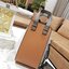 LOEWE HANDLE & SHOULDER BAG GIFT WITH PURCHASE GWP รุ่น Rare items สุดๆวัสดุหนังแท้ Calfskin หนังสวยดีไซน์มีเอกลักษณ์ ใบใหญ่กำลังดี น้ำหนักเบา สามารถปรับได้หลายทรง ด้านข้างมีซิปปรับขยายได้ ภายในโล่งกว้าง ใส่กระเป๋าสตางค์ กล้อง มือถือ ของใช้ได้เยอะ หูหิ้วห