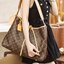 LV CARRYALL Monogram Canvas / LV Shopping Bag รุ่นใหม่ล่าสุด กระเป๋าสะพายทรงหรูหรามีสไตล์ สวยปังมั้ยไหว ใบจริงสวยมากกกก ได้สวยก่อนใคร วัสดุหนังแคนวาสเคลือบลาย สวย คลาสสิค ภายในเป็นช่องโล่ง จุของได้เยอะ สาวๆใช้ใบนี้ สะพายไปไหนก็เข้ากัน ถ่ายรูปสวยๆ ชิคๆ โดด