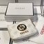GUESS Women’s Small Wallet กระเป๋าสตางค์แบบสั้น อะไหล่ทอง ขนาดกะทัดรัดพกพาสะดวก ช่องใส่บัตรได้ถึง 6 ช่อง