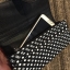GUESS SAFFIANO LONG WALLET กระเป๋าสตางค์ใบยาวหนัง saffiano สวยหรู จากแบรนด์ดัง GUESS วัสดุหนัง Saffiano สวยหรูอยู่ทรง ด้านหน้าประดับโลโก้แบรนด์ เปิดปิดด้วยกระดุมปรับได้2ระดับ ภายในมีช่องซิปสำหรับใส่เหรียญ หัวซิปปั้มโลโก้ สามารถใส่มือถือ iphone 7 plusได้ค่