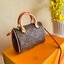 VIP GIFT 】LOUIS VUITTON NANO SPEEDY พร้อมส่งความน่ารักค่ะ! กระเป๋าทรงหมอนไซด์มินิ หนังแกะแท้นิ่มสวยงามค่ะ เปิดปิดกระเป๋าแบบซิป ภายในสามารถใส่มือถือได้ กระเป๋าเงินใบกลางได้ พาสปอร์ตได้ค่ะ