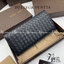 หนังแท้ BOTTEGA VENETA LONG WALLET / BV LONG WALLET / BV Wallet พร้อมส่งที่ไทย กระเป๋าสตางค์ใบยาว 2 พับ รุ่นตามหา มาเท่าไหร่ไม่เคยพอเลยค่า เป็นรุ่นคลาสสิกที่หยิบมาใช้งานได้บ่อยที่สุด งานหนังลูกวัวแท้ทั้งใบ ใช้ทนทานได้นาน ใช้ทนทานได้นานภาพสินค้าถ่ายจากงานข